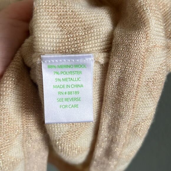 Lilly  Pulitzer  - Picture 5 of 5